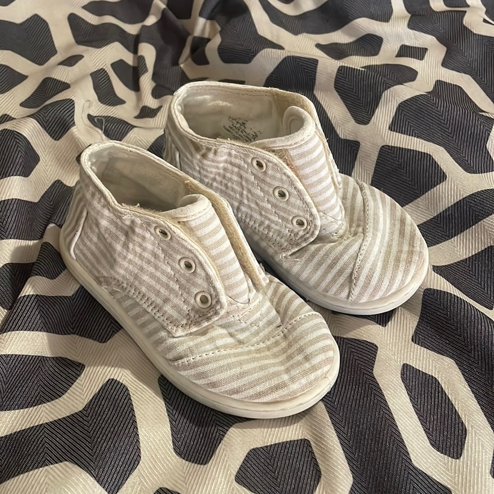 TOMS Neutral Striped Shoes - Size 7